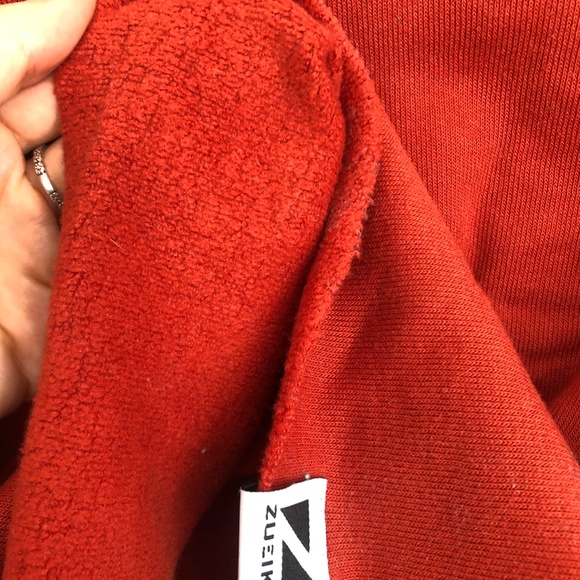 Zueike Crop Pullover - Picture 2 of 2